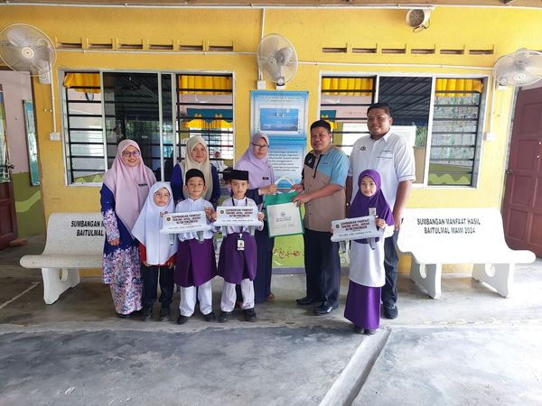 Sumbangan Kerusi Batu Kepada SRA JAIM Negeri Melaka